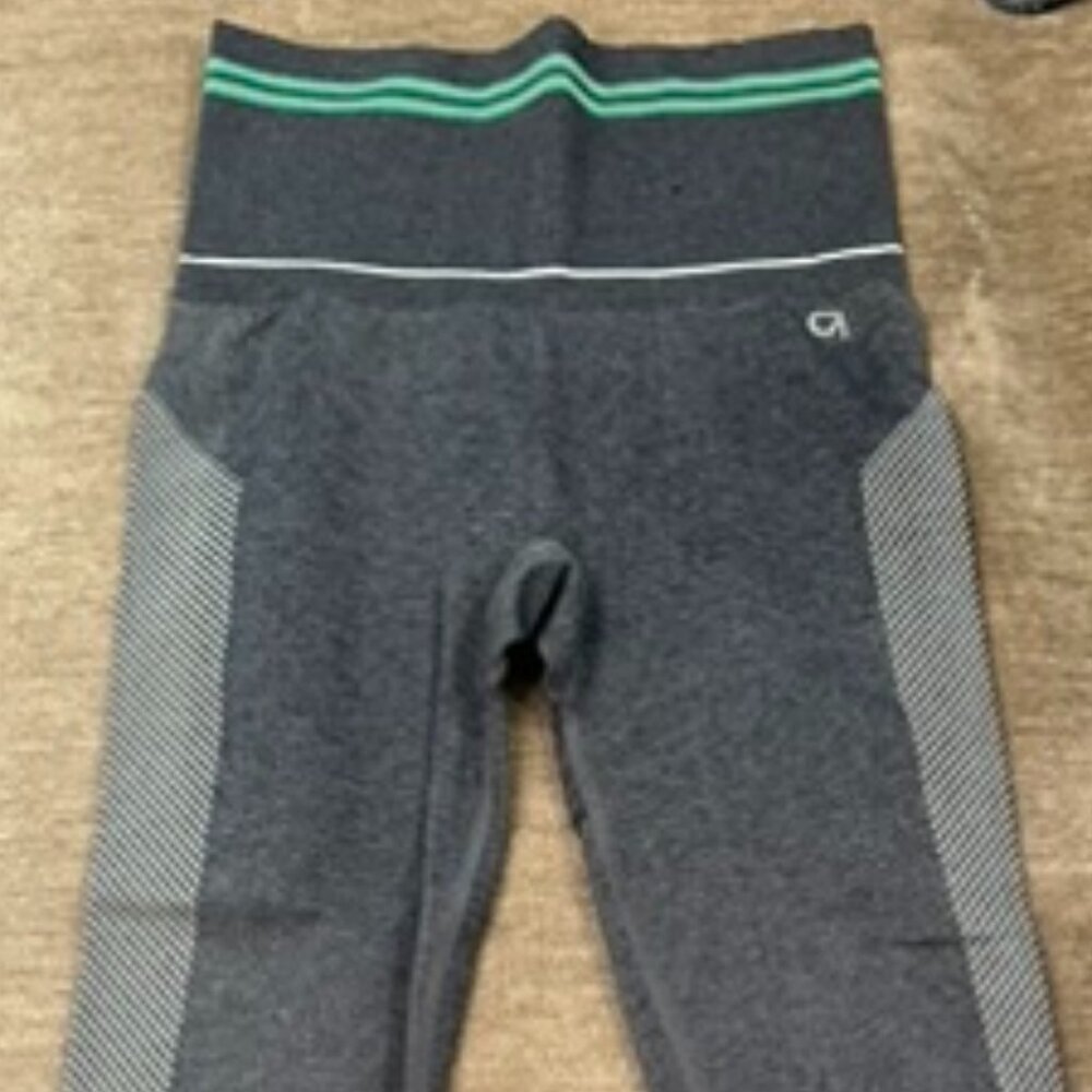 Gap Fit Tight athletic leggings - Gap Fit Small - Picture 1 of 3
